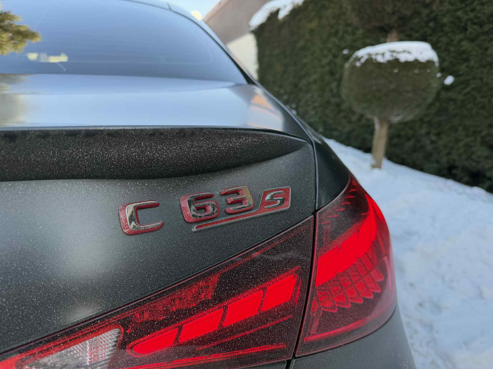 Czarny-matowy Mercedes C 63 S E-Performance – 680 KM Emocji na Twój Ślub / możliwość prowadzenia