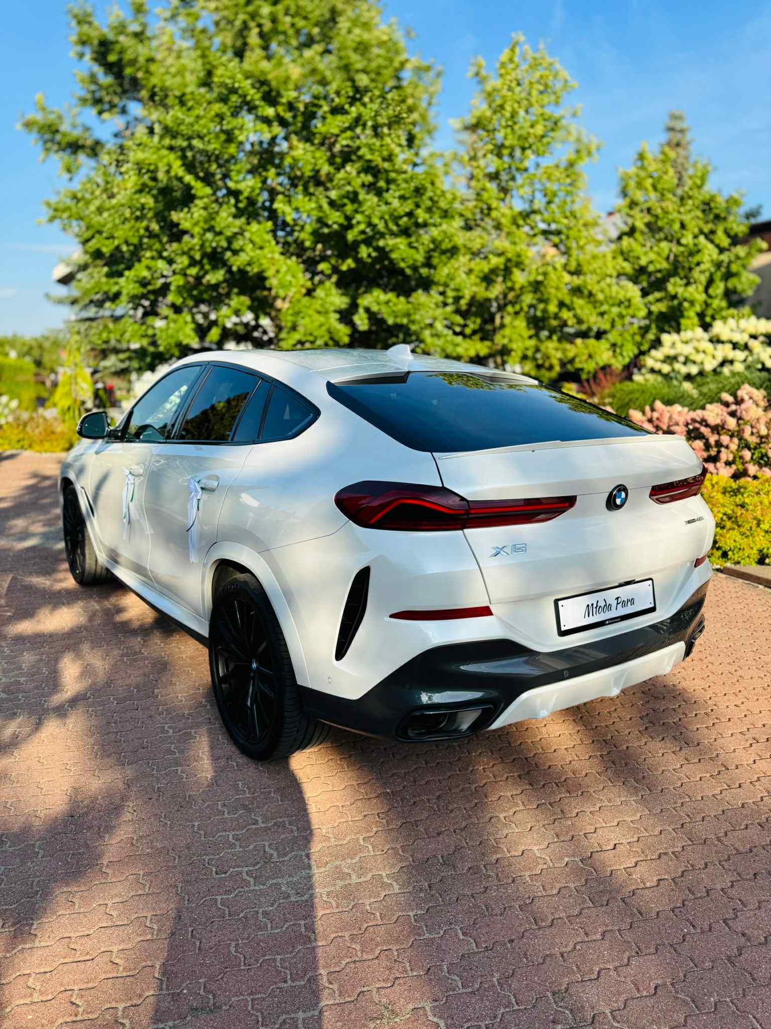 Białe, zjawiskowe Bmw X6 G06