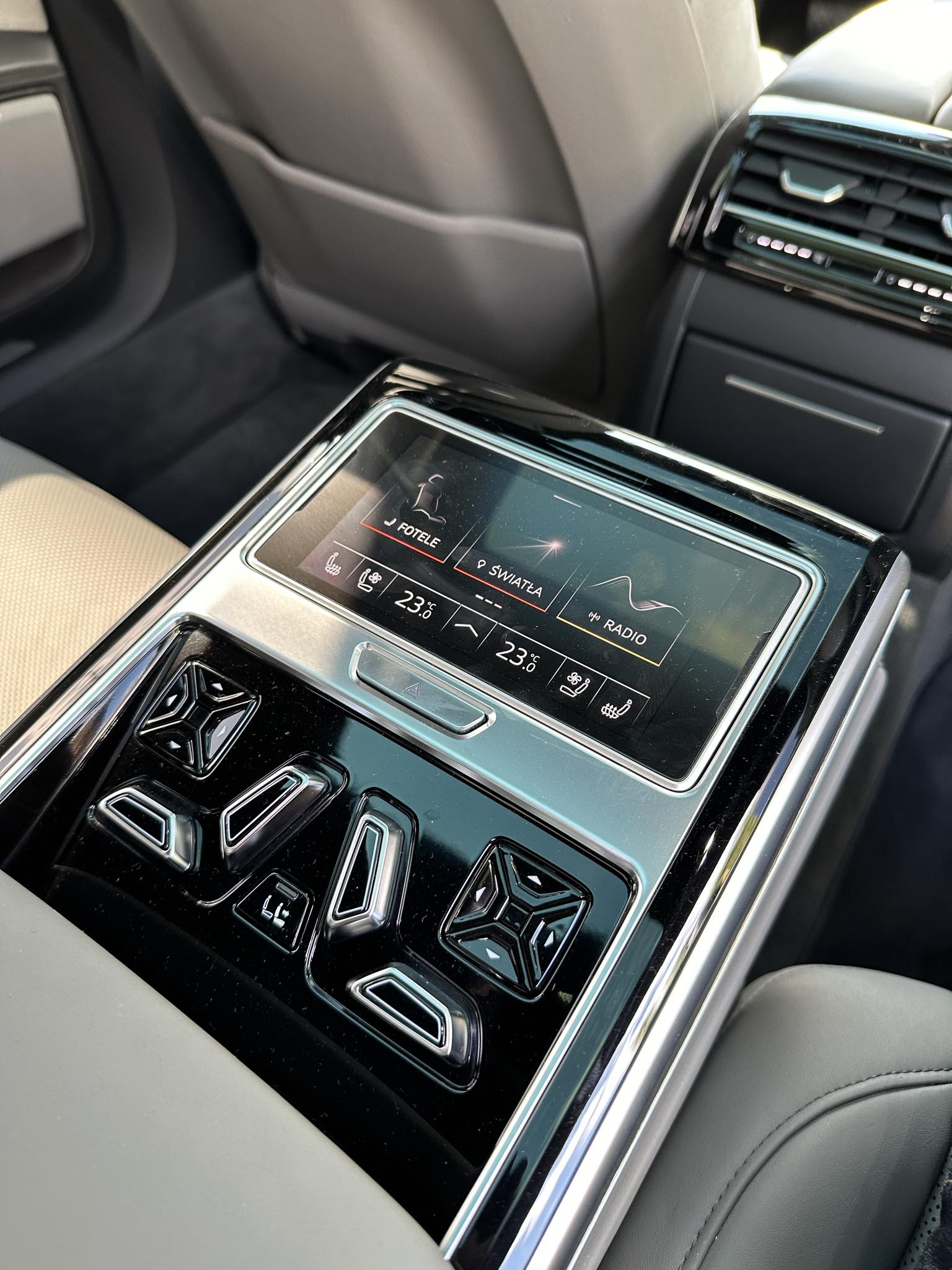 Najnowsze Audi S8 D5 Lang - biała perła - 4.0 v8 571km !