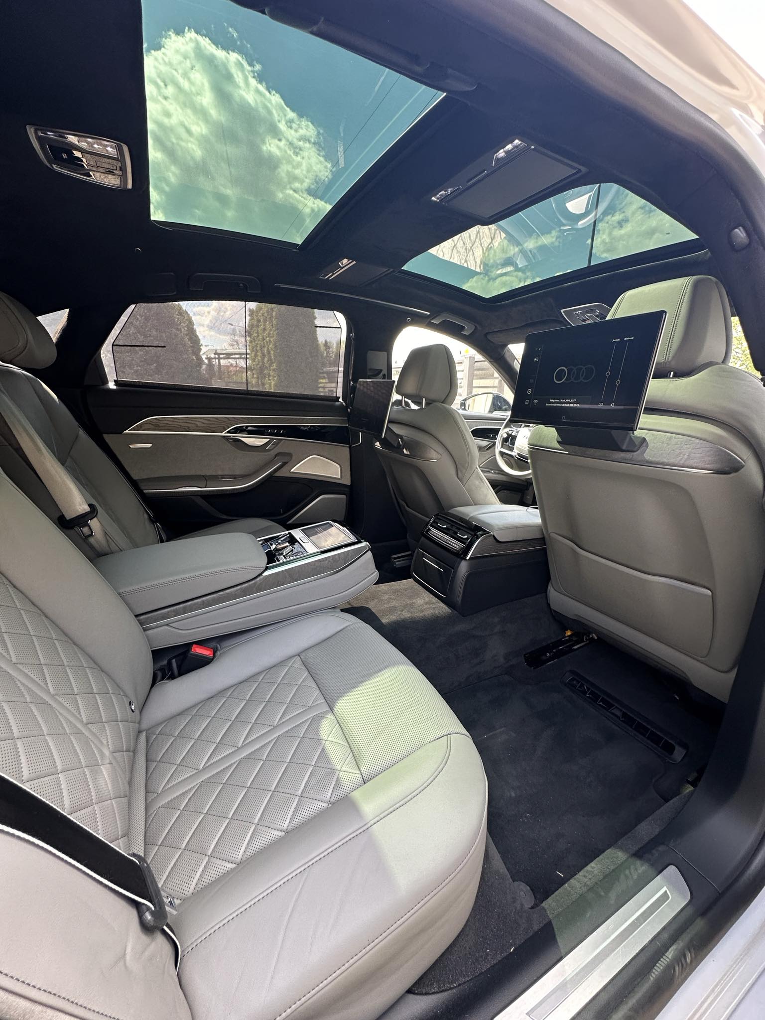 Najnowsze Audi S8 D5 Lang - biała perła - 4.0 v8 571km !
