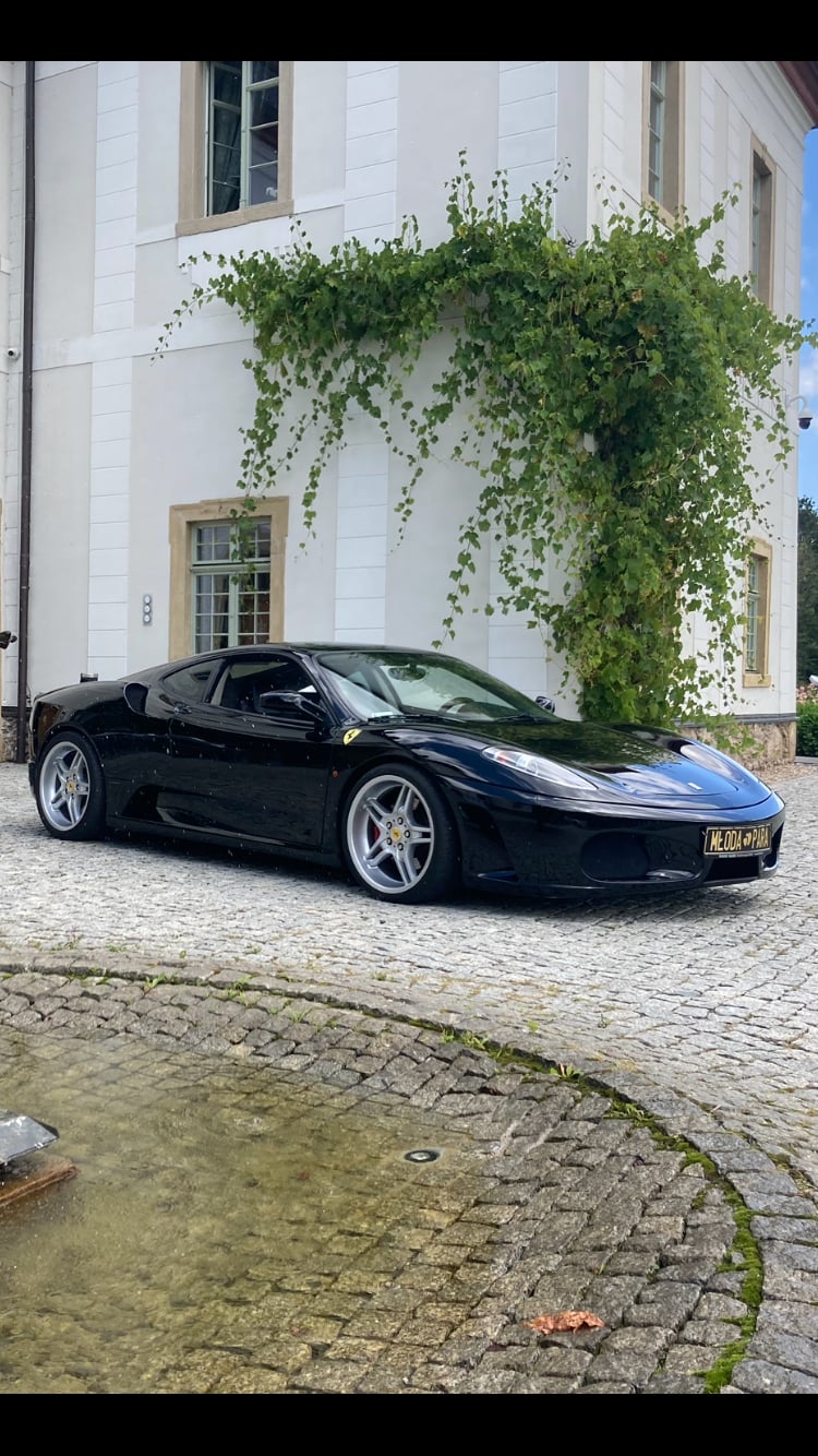 Czarne Ferrari F430 4.3 v8 490km - sami prowadzicie
