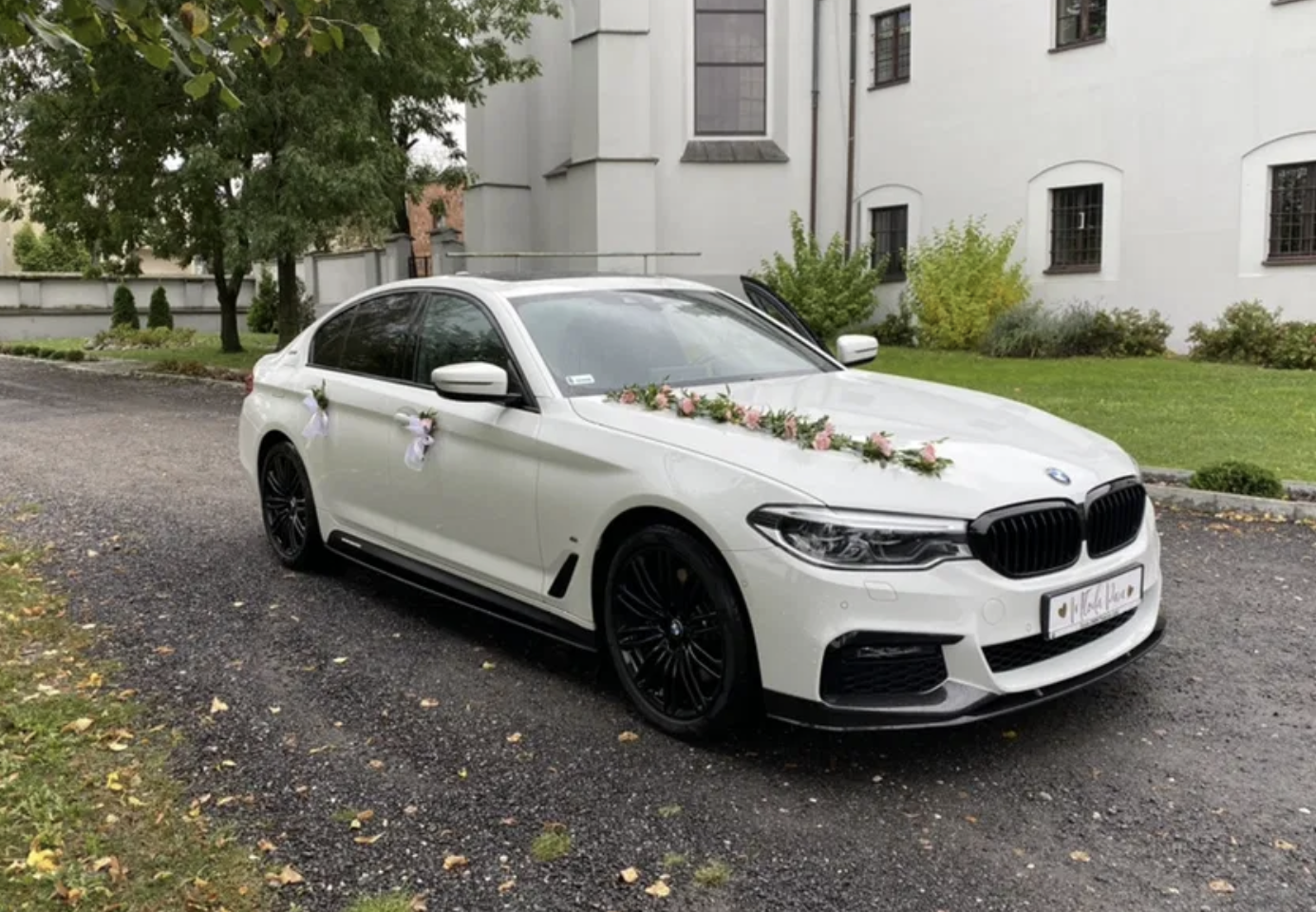 Białe Bmw 5 g30 M Pakiet