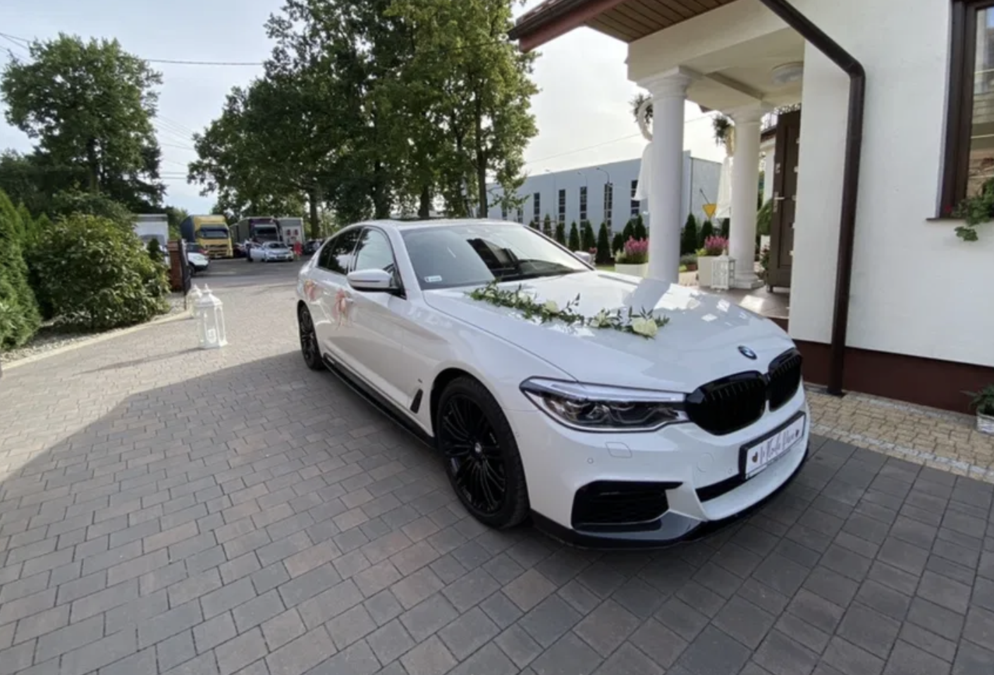 Białe Bmw 5 g30 M Pakiet