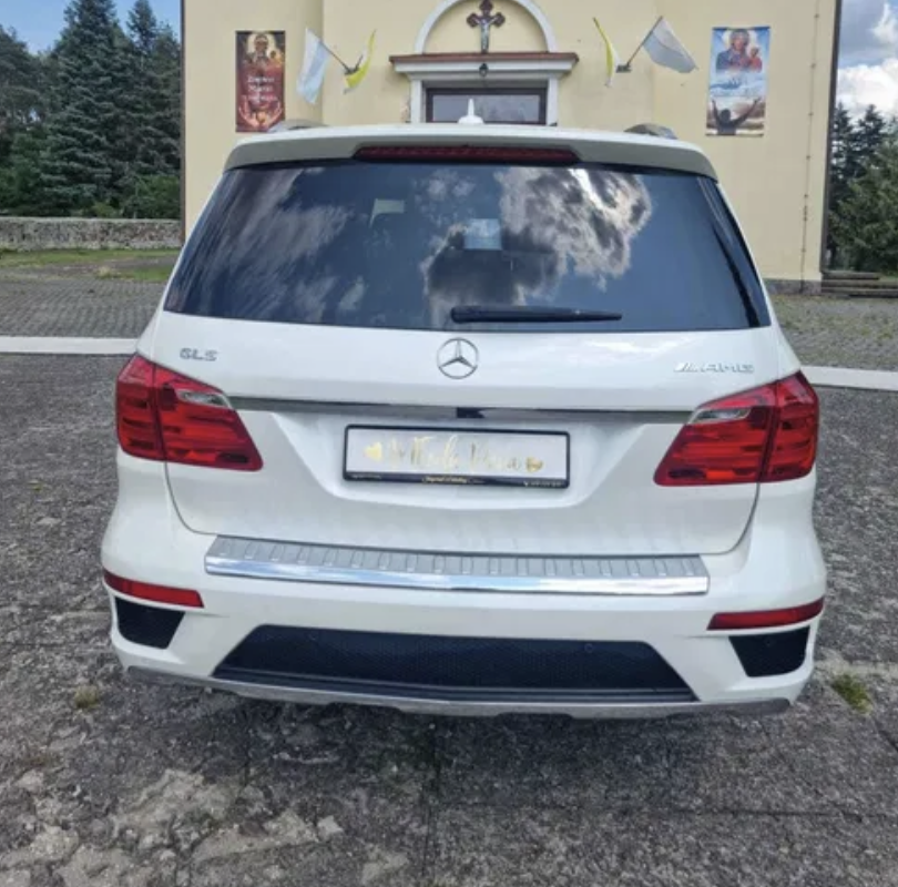 Biały Mercedes GLS 7-osobowy