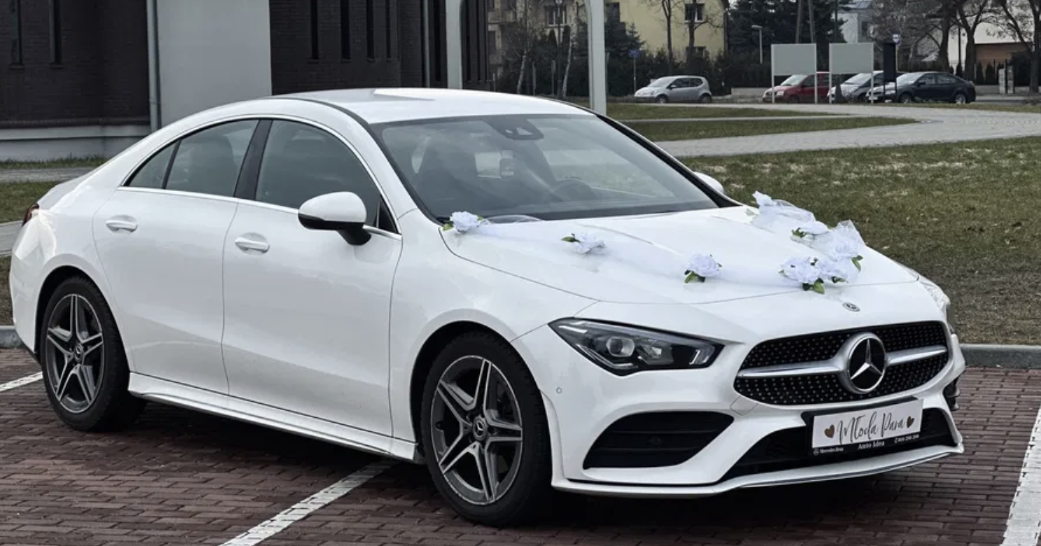 Najnowszy biały Mercedes CLA w pakiecie AMG